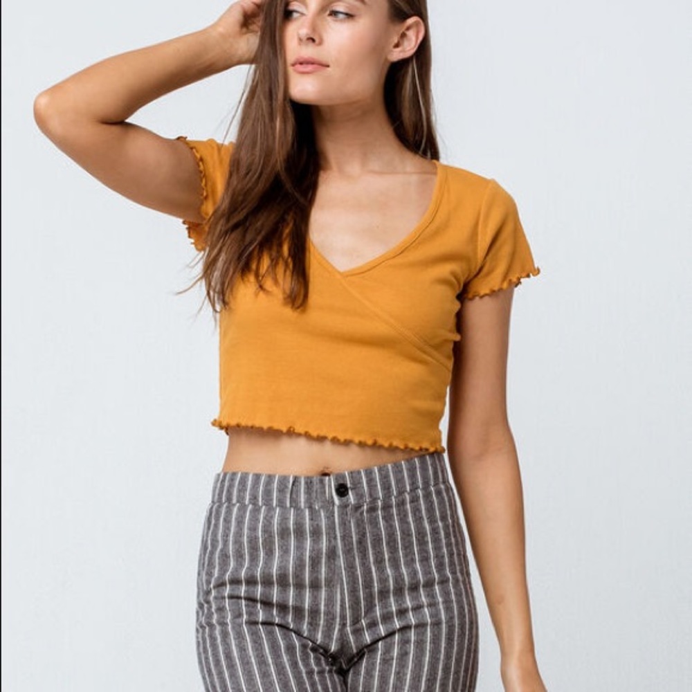 BOZZOLO Lettuce Edge Mustard Womens Crop